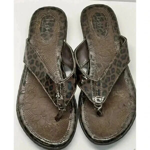 BOC by Born Concept Women's Brown Cheetah Patent Leather Flip‎ Flops Sandals 8